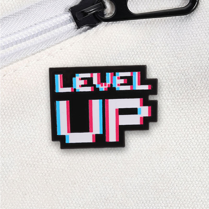 Badge en émail effet glitch pi - Retro Gaming Achievements avis et prix